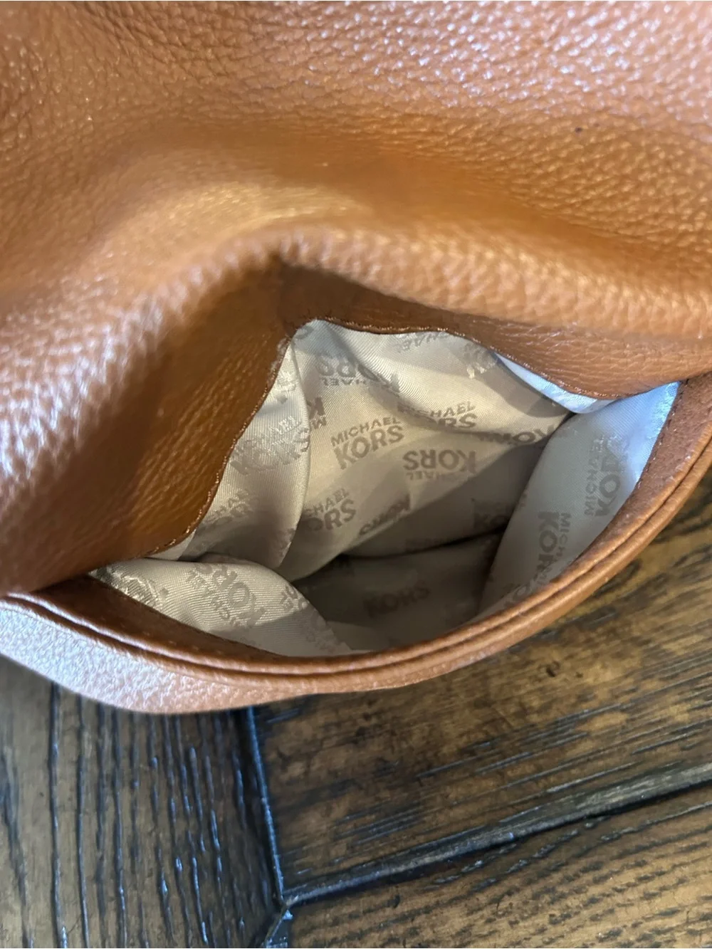 Michael Kors Fulton Hobo in brown pebble leather